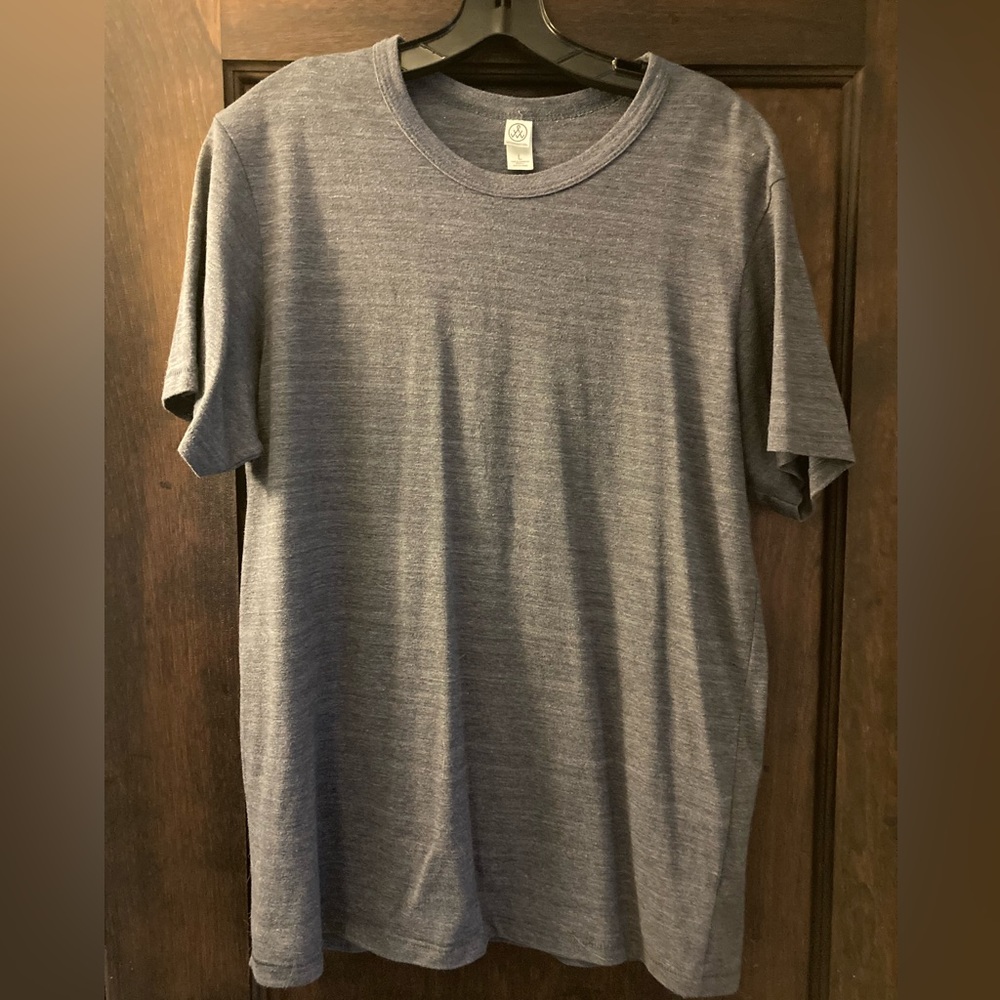 Alternative Men’s T Shirt in Heather Gray Blue Size L